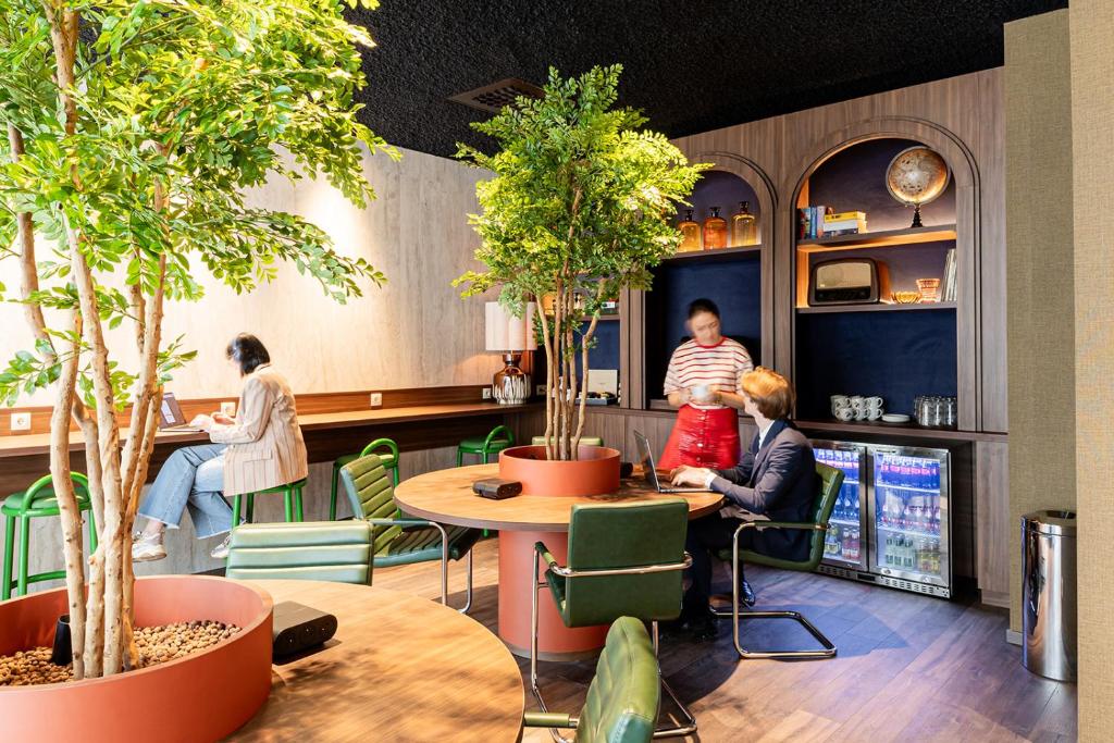 the ostendian workspace